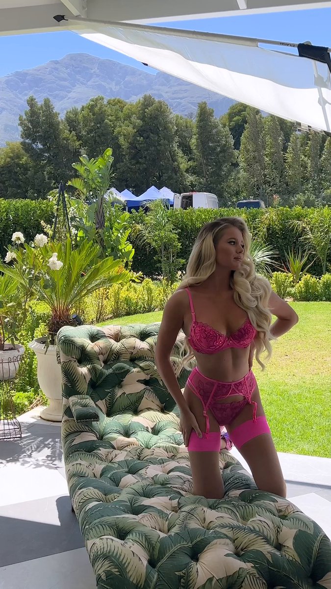 Hot pink product for some stone cold sass... Camille: For extreme excellence 💕