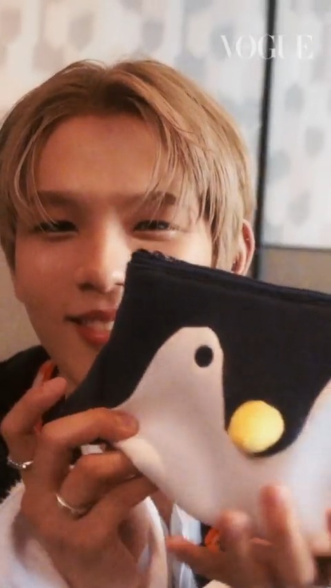 NCT・SHOTARO、ペンギンのポーチの中身は...？🐧 本編はこちら：