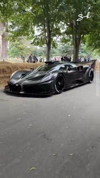The first Bugatti Bolide in action, officially one of my favourite Bugatti's😍 #bugattibolide