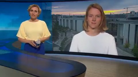 "Wir wollen den alle nicht machen", sagt Lina Johnsen von der #LetztenGeneration zum Protest an den Flughäfen Hamburg und Düsseldorf. Sie wirft der Bundesregierung vor, eigene Klimaschutzziele nicht umzusetzen. #tagesthemen