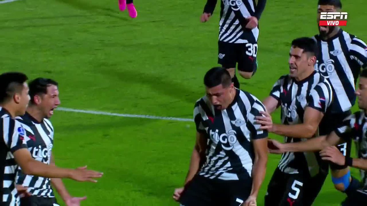 Una vez más y siempre ÉL. Siempre. 🇵🇾 Qué fenómeno es Tacuara Cardozo.