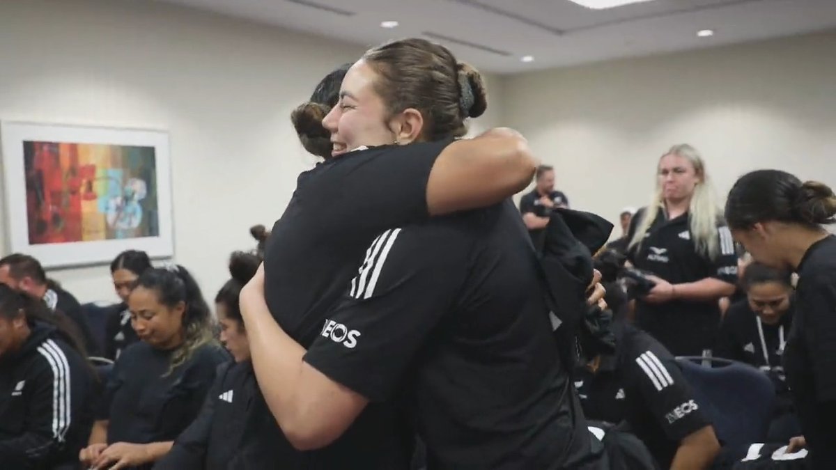 Lead with mana and lead with heart 🖤 A very special jersey presentation in Ottawa. #Pac4 | #LikeABlackFern