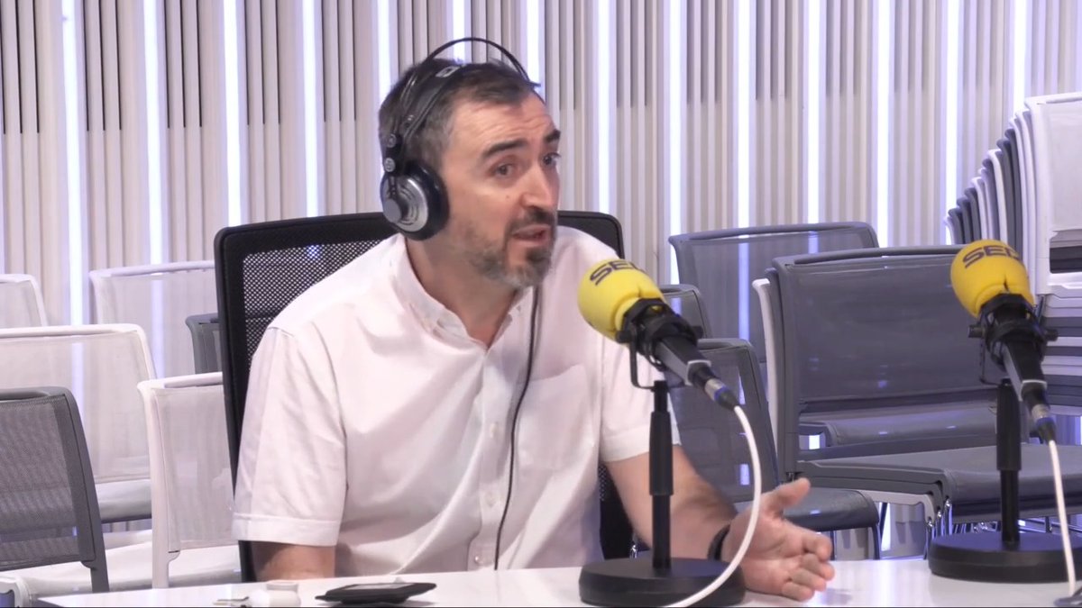 "Me niego a dar como ganador a Feijóo, alguien que mintió a sabiendas durante todo el debate. No lo puedo aceptar. No valen los goles con la mano". 📻 Ignacio Escolar (Ignacio Escolar) en #ElAbiertoo 🎧 Todos los audios de la tertulia: