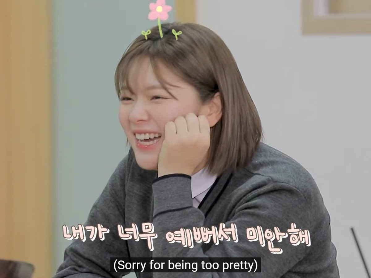 Tzuyu: Pretty faces are often dumb Jeongyeon: Oh I'm super dumb then WHY ARE THEY LIKE THIS 😭😭