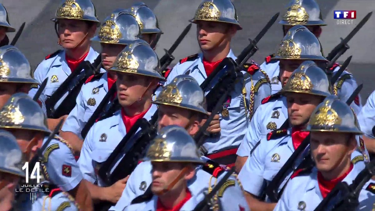🔴 Émission spéciale "#14Juillet - Le défilé" 🚒 Voici la brigade des sapeurs-pompiers de Paris (PompiersParis), ils sont intervenus 420.000 fois en un an, en 2021 📷#14JuilletTF1