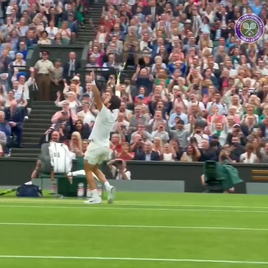 The courtside view of that match point is something else 😮‍💨 #Wimbledon | Carlos Alcaraz