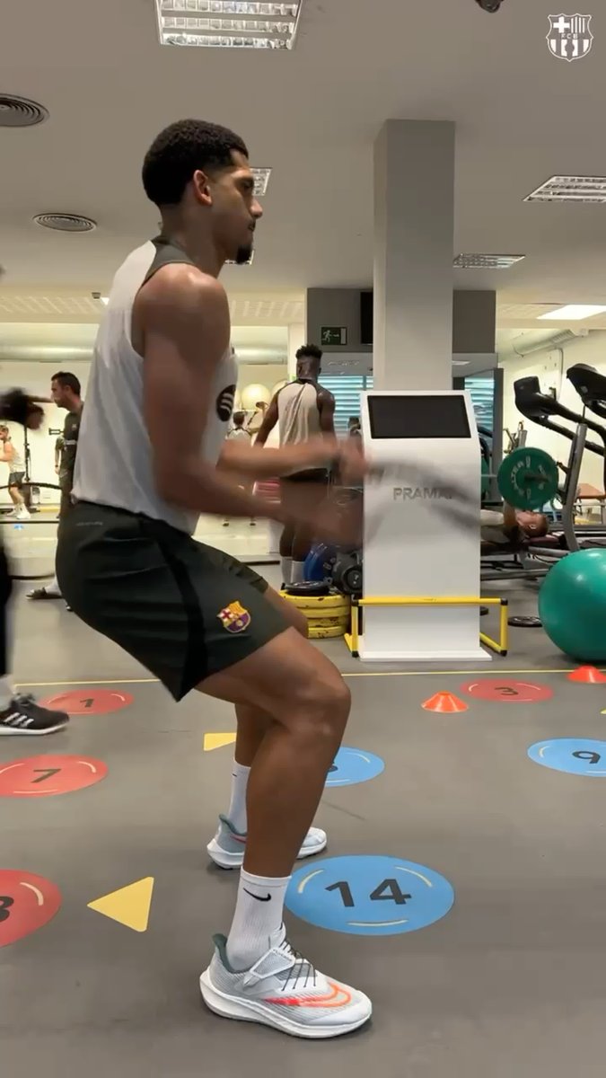 Who said Barça players don't work out in the gym 🤔