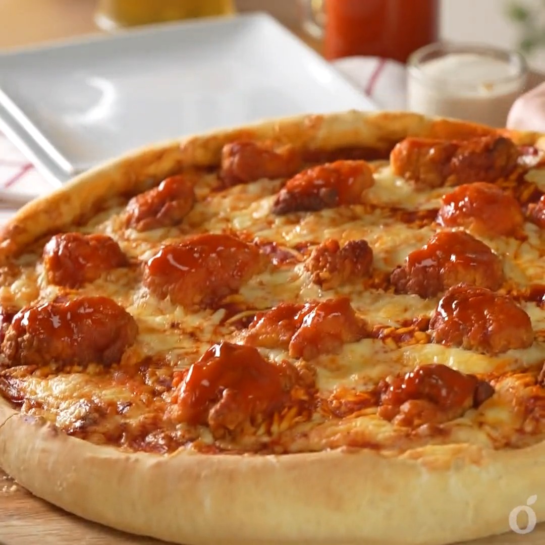 ¿Antojo de una buena pizza? Entonces anímate a preparar esta con boneless, ¡está para chuparse los dedos! #kiwilimon #recetas 🍕🍗 Receta 👉🏽
