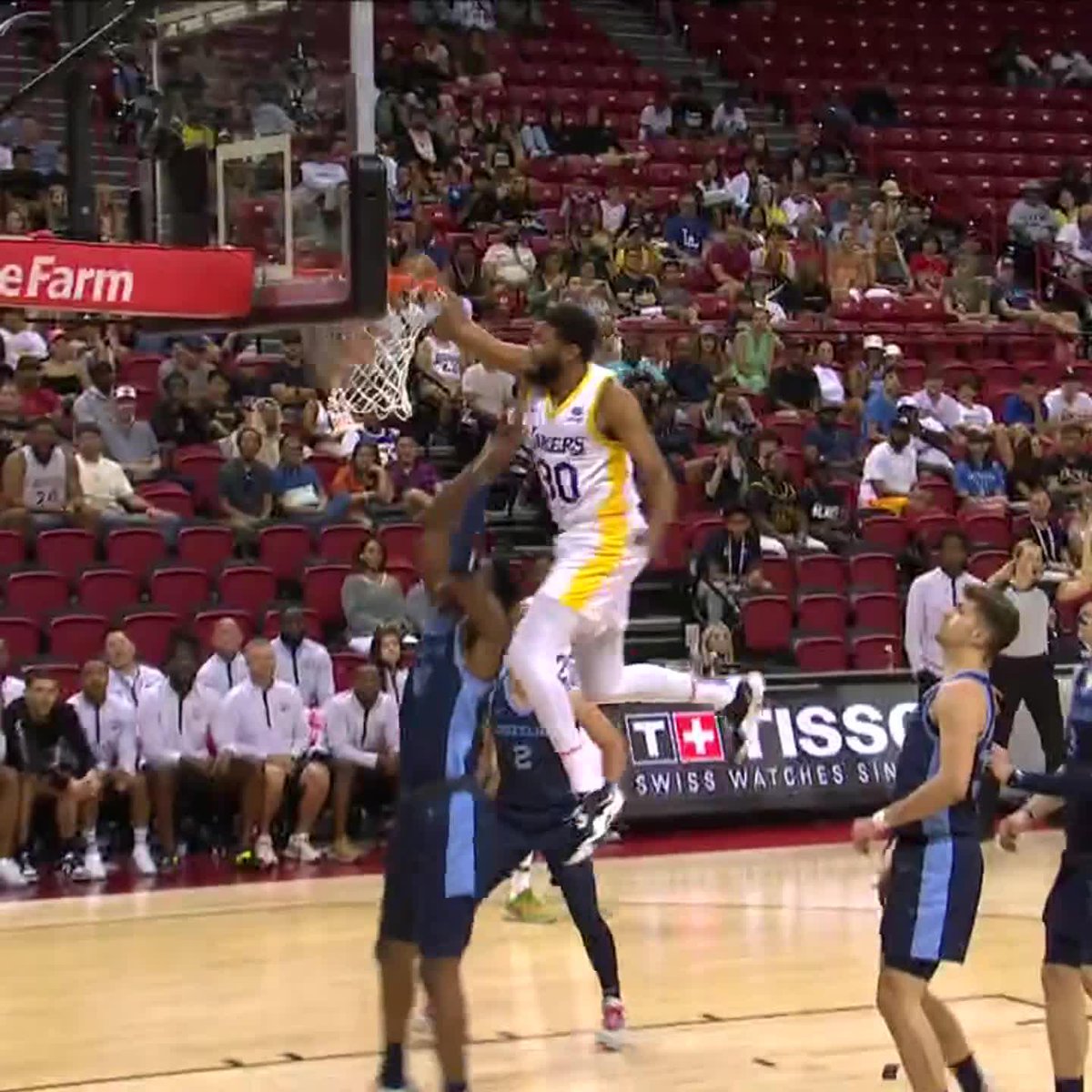 LJ FIGUEROA WITH THE MONSTER PUTBACK‼️