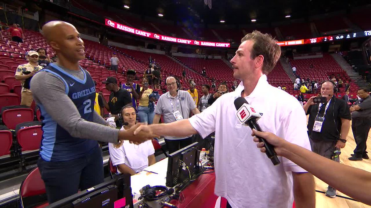 .Richard Jefferson and Frankie Ferrari did a polo-jersey swap ๐