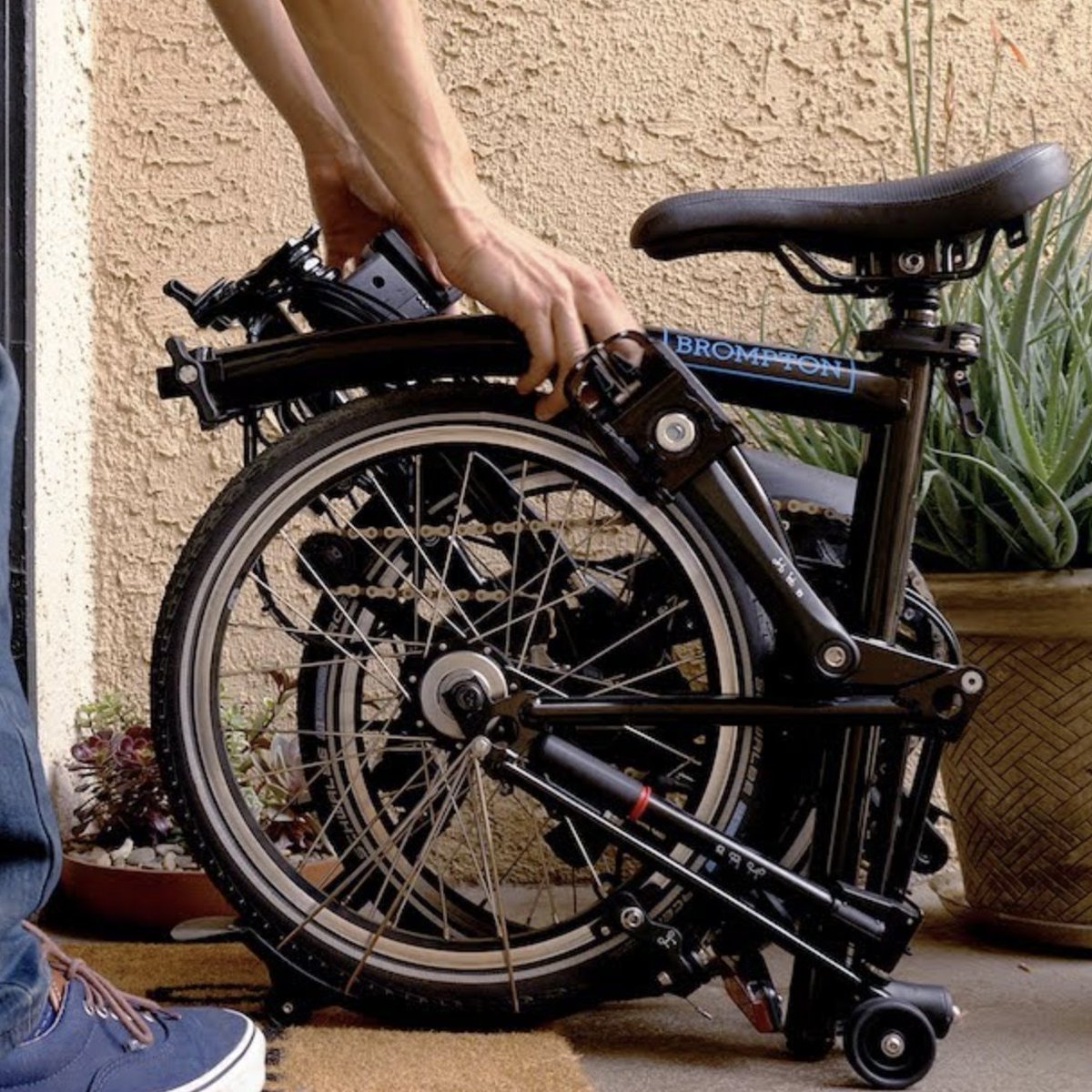 How small can a folding e-bike get? This small