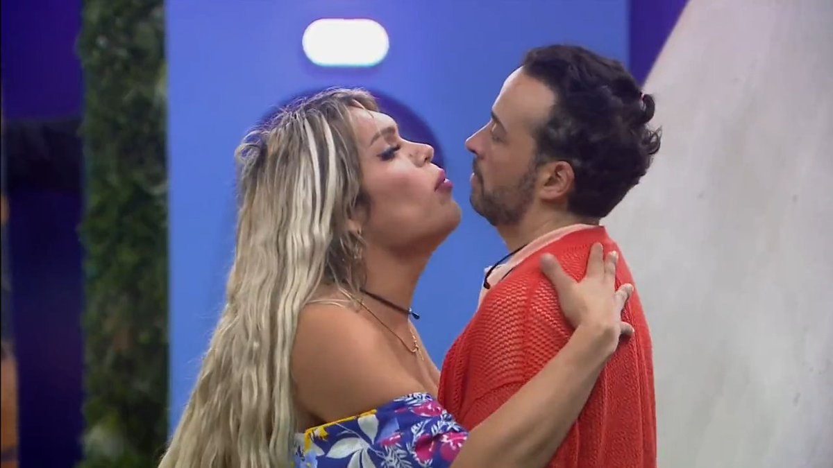 Se acabó la fiesta ¡y se acabó con todo! ¿Será este el final de la amistad entre Wendy Guevara y Apio Quijano? 😱 Disfruta el 24/7 de #LaCasaDeLosFamososMx a través de ViX Premium 🧡 👉
