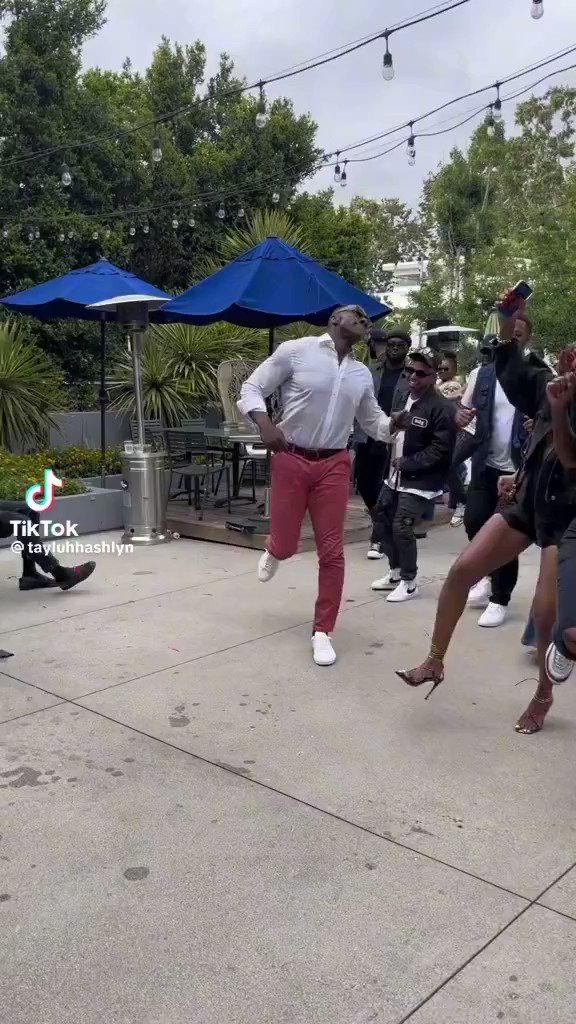 🤣 Shannon Sharpe dances like a middle aged white man