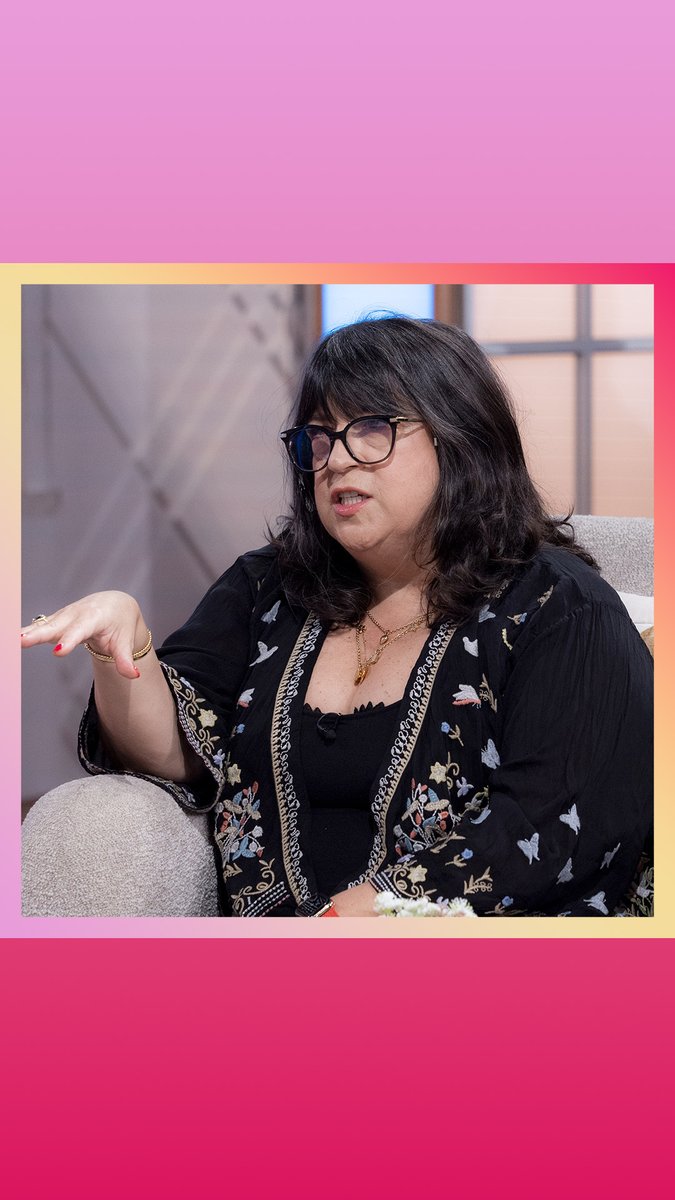 When it comes to writing “naughty bits” in your novel, who better to ask for advice from than E L James 💙? 🙊😍 #Lorraine