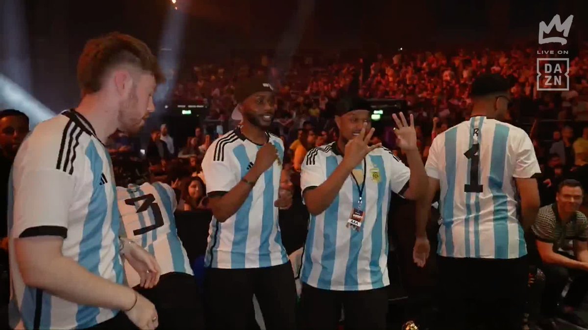 BETA SQUAD 🕺🏽 Safe to say they are happy with Kenny's performance so far. How are you scoring it? #KingpynSF | LIVE NOW | Live on DAZN. Click the link in our bio to sign up 👊 | Partnered with PIXBET