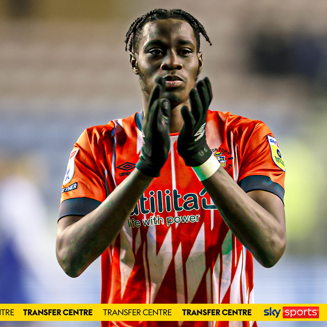 BREAKING! Luton Town forward Elijah Adebayo signs a contract extension. ✍️📷