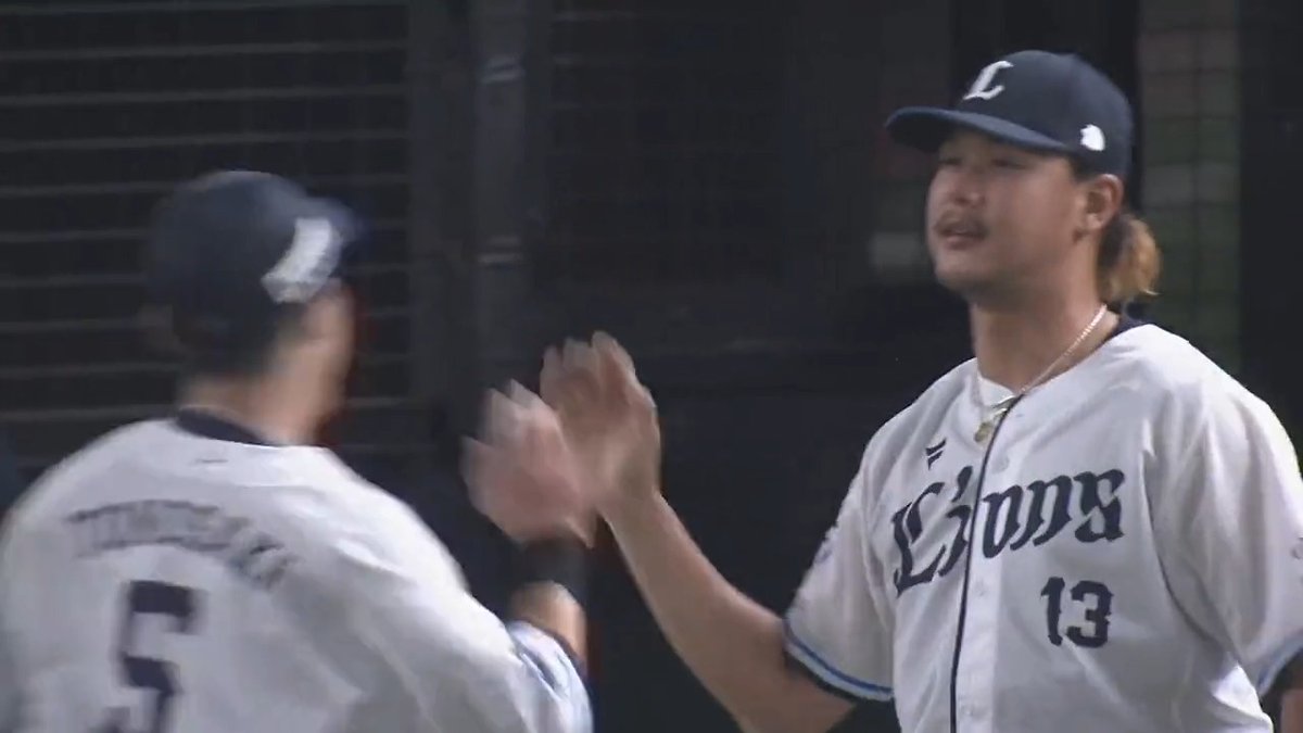 あわやランニングホームランかというあたり、#岸潤一郎 選手 、#外崎修汰 選手、最後は #古賀悠斗 選手と渡って阻止！ エースの好投を一丸となって支えます！ #埼玉西武ライオンズ #seibulions