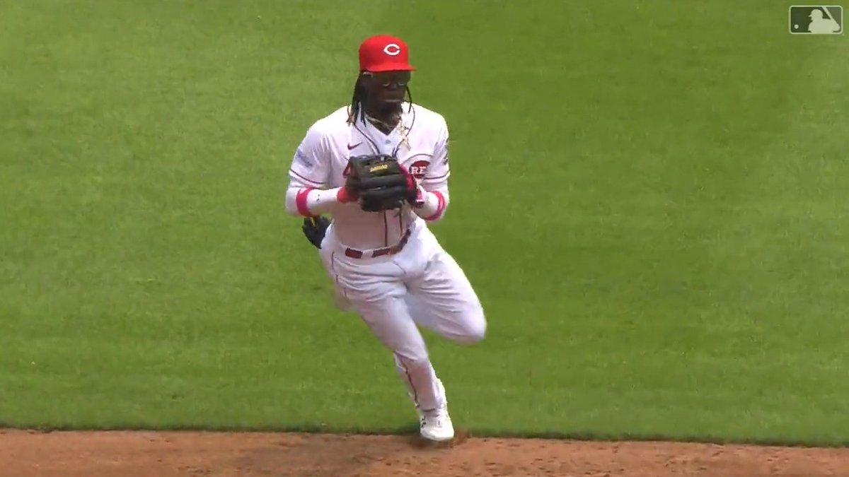 97.9 MPH from Elly, a.k.a. the fastest infield assist in the Statcast era 😮‍💨 Elly De la cruz