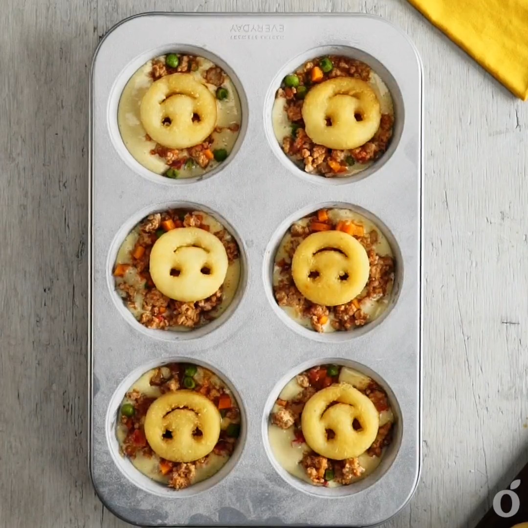 Prepara estos panqués de picadillo para la hora del desayuno, el almuerzo o hasta el lunch. #kiwilimon #recetas 🎒🥔 Receta ➡️