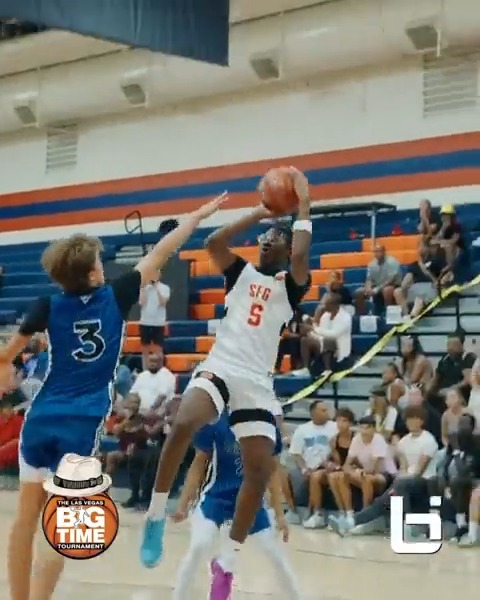 Bryce James is hitting fadeaway jumpers and Kiyan Anthony is catching oops now 👀