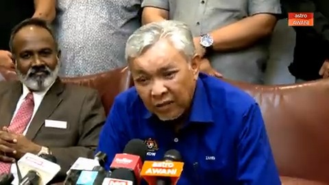 "Kamu tahu apa Annuar Musa? Kamu jadi Setiausaha Agung Agung UMNO pun saya yang lantik" - Presiden UMNO Datuk Seri Ahmad Zahid Hamidi #AWANInews