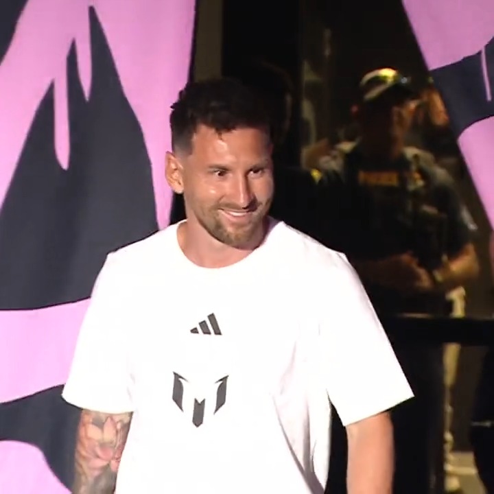 Lionel Messi is officially presented as an Inter Miami player 🇺🇸 The iconic number 10 is back! 🤩