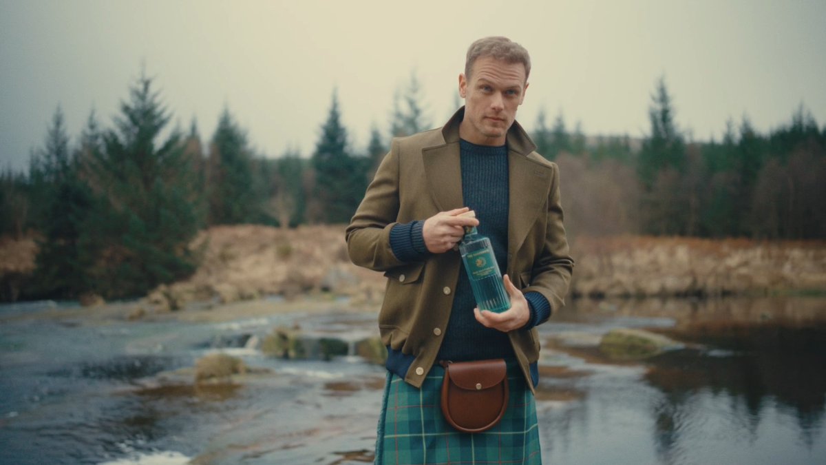 Watching this reel seems like the perrrrfect way to start off Monday morning, no? 😍 Sam Heughan Sassenach Spirits Wild Scottish Gin perfectly captures the fresh, balanced and authentic taste of Scotland’s vibrant wild nature.