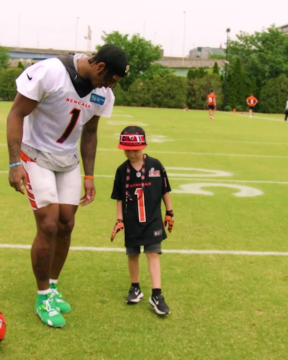 Just six months after being diagnosed with leukemia, Brixton Woods, who is now in remission, had his wish come true by scoring TDs and hitting the Griddy with Cincinnati Bengals star Ja'Marr Chase 🧡 Ja’MarrChase | Make-A-Wish America
