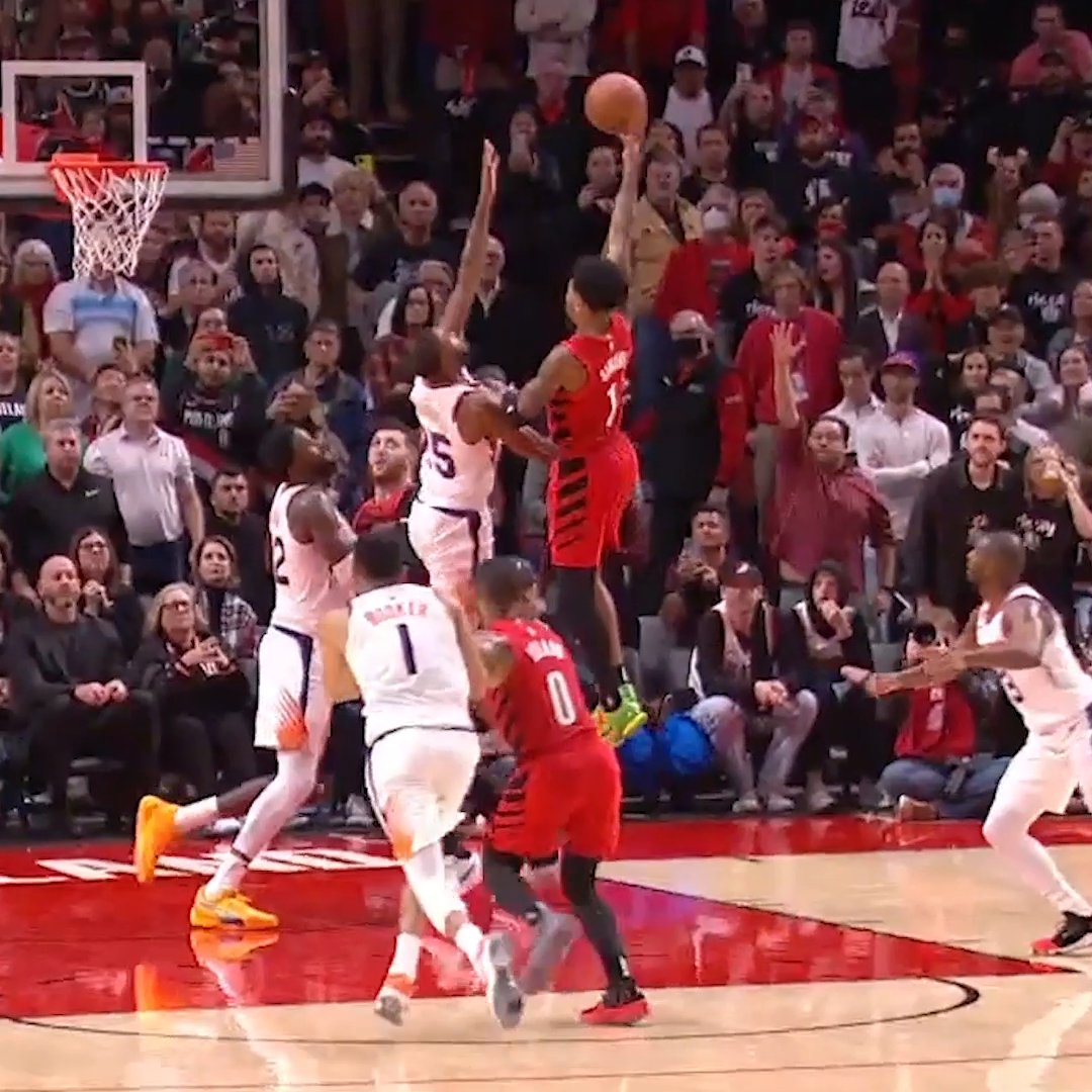 Just in case y’all forgot about Anfernee Simons, here is him hitting a Kareem-style game winner over Mikal Bridges. A first-team all-NBA defender.