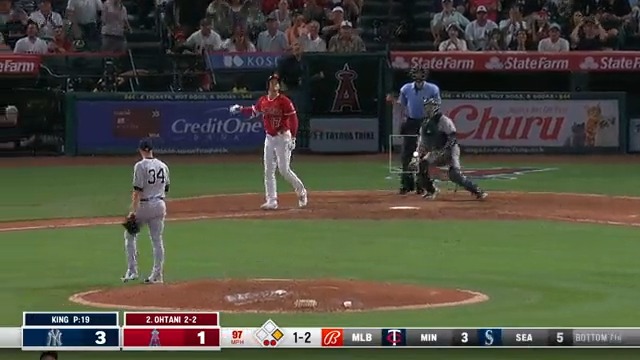 Shohei Ohtani's 35th homer ties it!