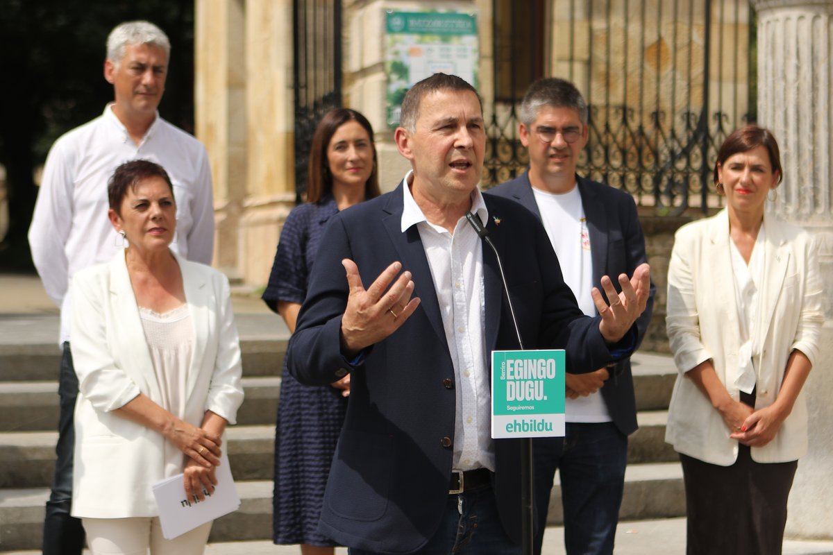 En estas elecciones está en juega la reacción frente a la esperanza. «Hoy en un lado están los herederos de quienes apoyaron el alzamiento fascista y, en el otro lado, estamos quienes defendimos a nuestros pueblos, a la izquierda y a las repúblicas» Arnaldo Otegi 🔻 | #EgingoDugu