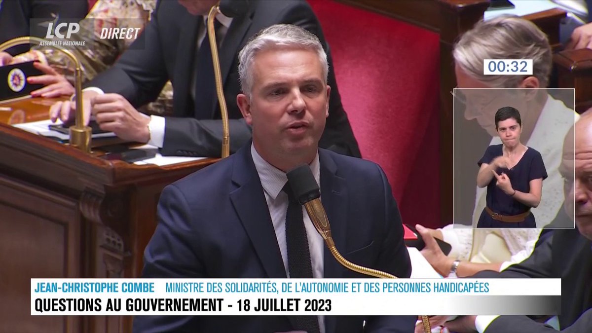 .Jean-Christophe COMBE annonce la présentation prochaine d'une "feuille de route interministérielle" sur la question du bien vieillir en France. #DirectAN #QAG