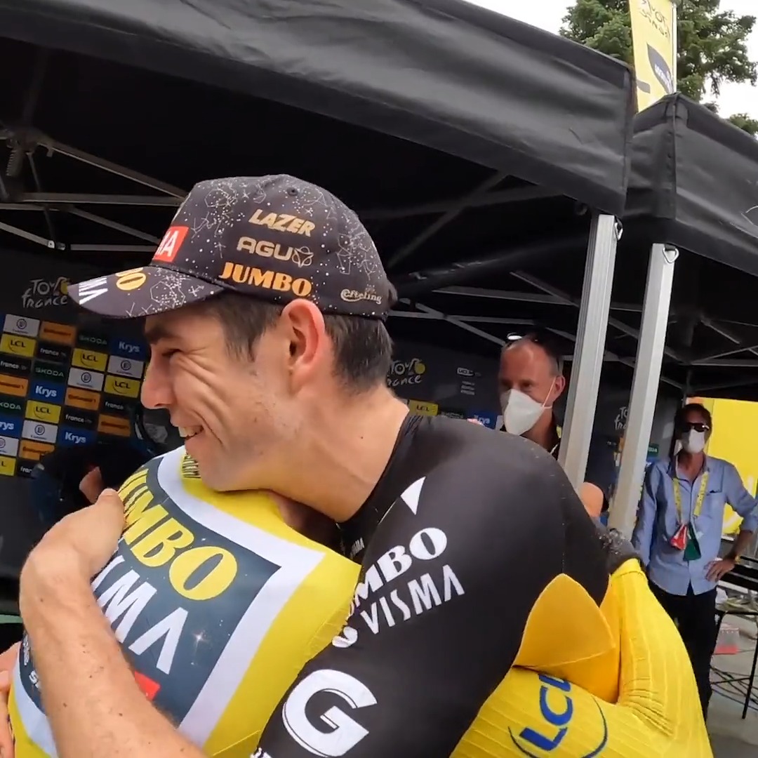 Total exhaustion for Jonas Vingegaard after that incredible time trial effort. That moment with Wout van Aert! ❤️ #TDF2023