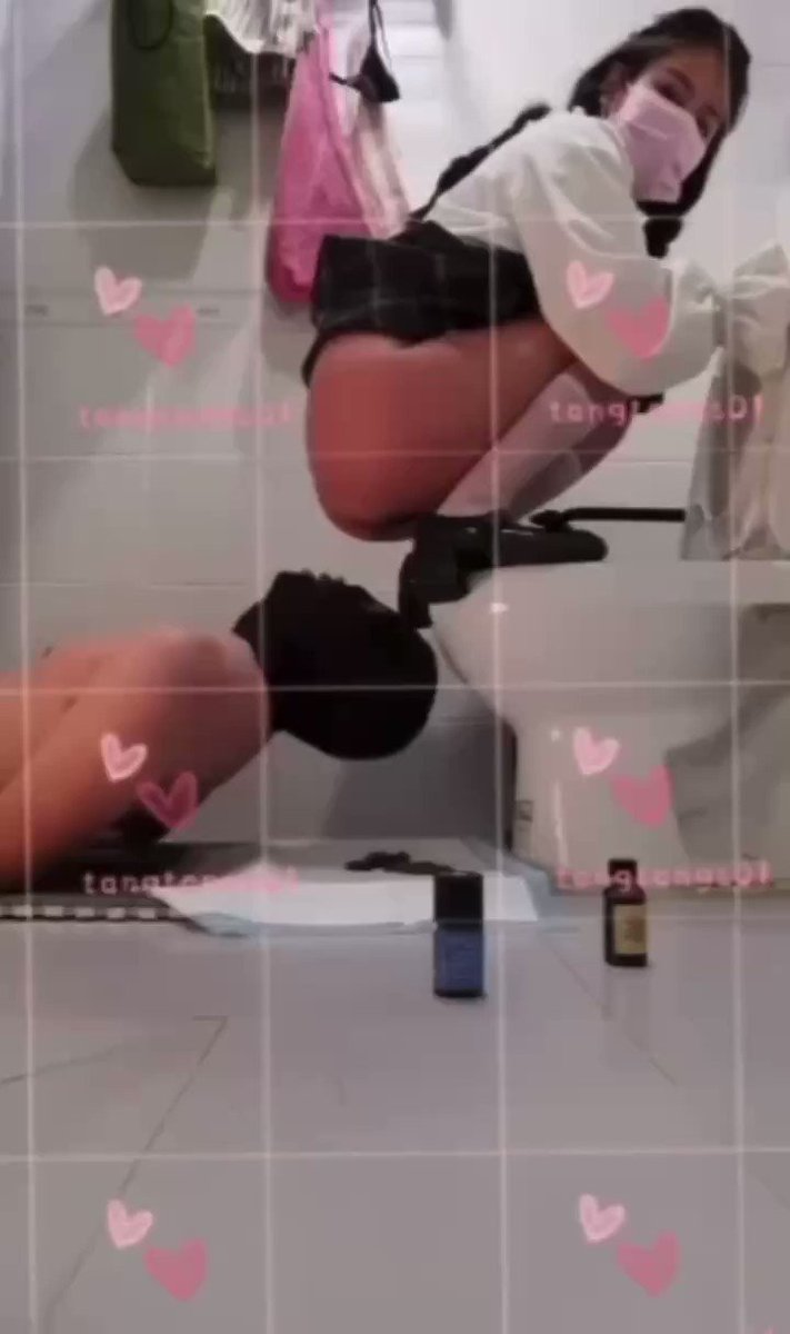 青春美少女喂你吃💩 全程高能 极致的语言羞辱 #黄金圣水视频 #厕奴 #女王 #口舌 #SM调教 #舔屁眼 #舔逼 #圣水调教