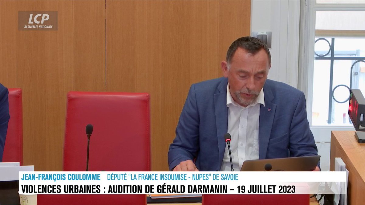 Cagnotte pour la famille du policier : "Une cagnotte de la honte", mise en place par le "propagandiste néo-nazi Jean Messiha", accuse Jean-François Coulomme 🇫🇷. "C'est une prime, de chasseur de primes, qui glorifie un assassin pour son crime", juge-t-il. #DirectAN #Emeutes #Nahel Jean MESSIHA