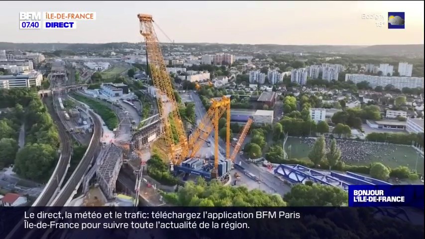 Essonne: la plus grande grue du monde en action à Massy