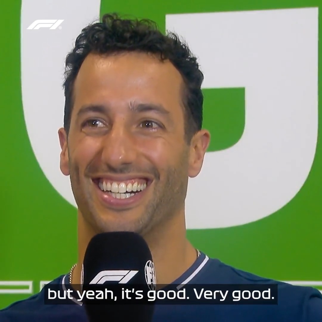 He's back, and so is that glorious smile 😃 #HungarianGP Daniel Ricciardo