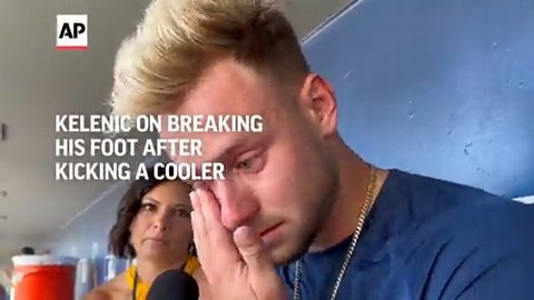Mariners outfielder Jarred Kelenic shed tears apologizing after breaking his foot while kicking a water cooler.