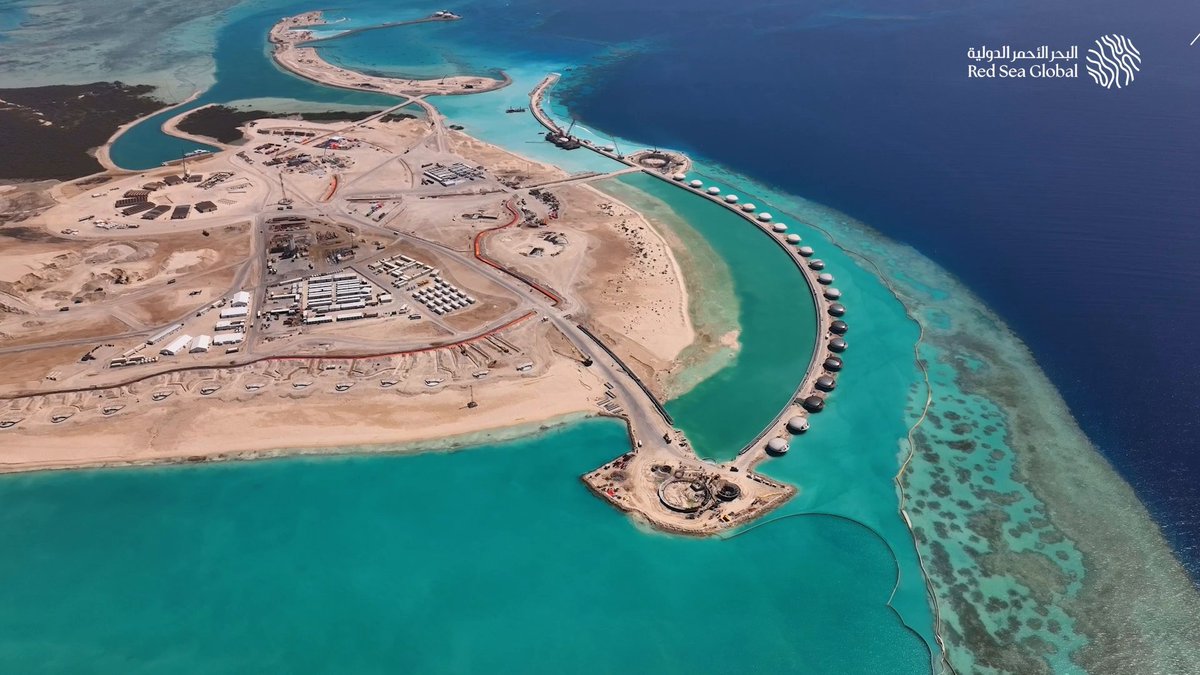 كن مستعدًا لإجازة الأحلام في الوجهة الفاتنة.. شركة البحر الأحمر الدولية تعلن الانتهاء من تركيب 36 فيلا عائمة في #جزيرة_شيبارة، و12 فيلا خلال الأسبوع المقبل. -