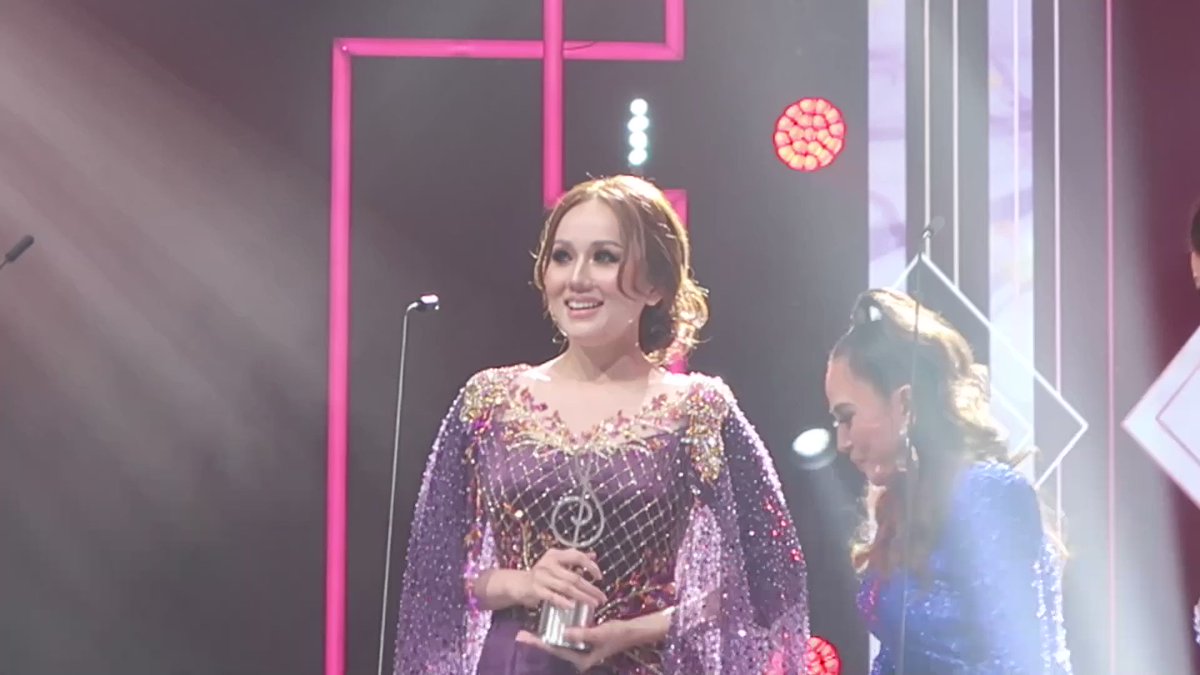 Tahniah Sophia Albarakbah. Pemenang kategori Aktres Filem Popular #ABPBH35 #EkspresiLegasiSeni