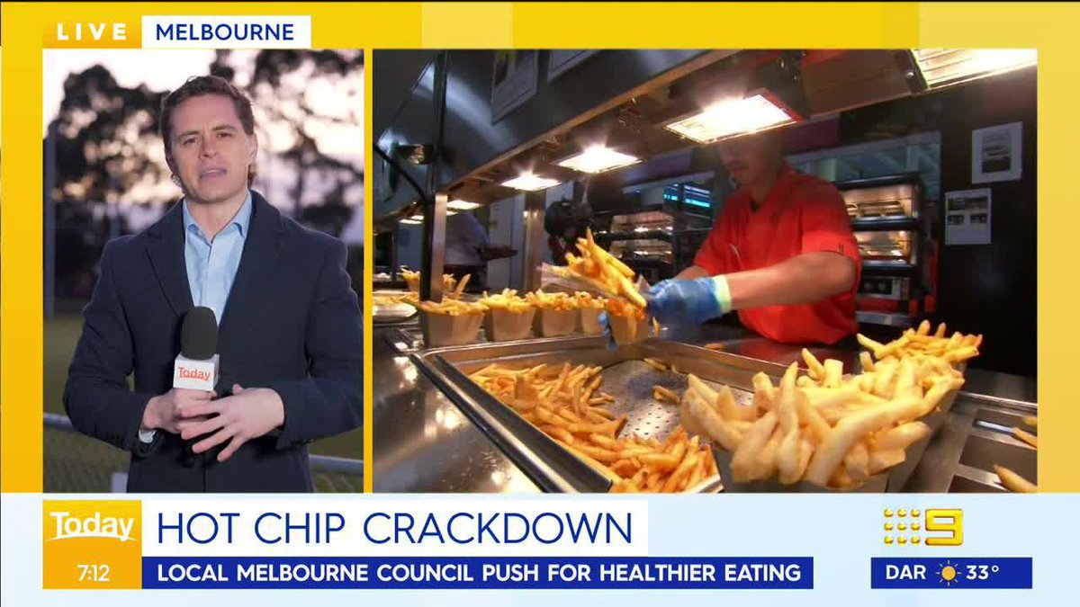 A Melbourne council is waging war on the deep fryer – with hot chips on the chopping block. #9News
