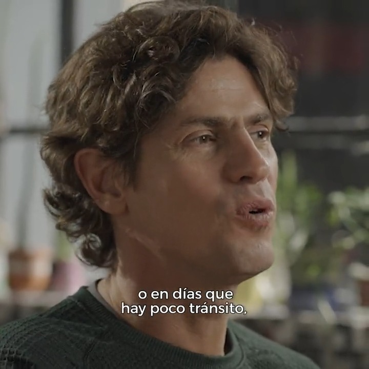 Soy un enamorado de esta Ciudad. Acá nací, me crié y tengo una vida entera llena de recuerdos maravillosos. Quiero ser Jefe de Gobierno para darle un nuevo impulso a la Ciudad: con más y mejor salud, educación pública de calidad, más y mejor seguridad y orden. Te invito a que la soñemos juntos.