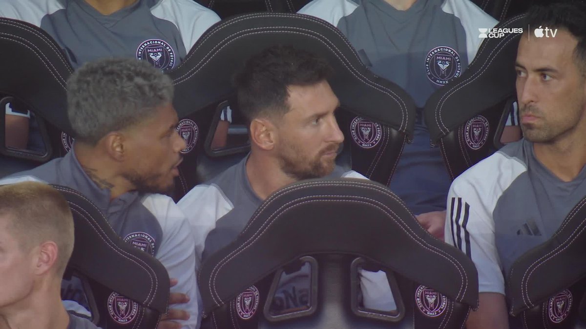 GOAT things. 😏 Messi x LeBron James