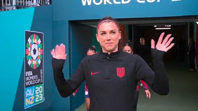 🇺🇸🇺🇸🇺🇸 Alex Morgan comes on to the field for the U.S. Women's National Soccer Team