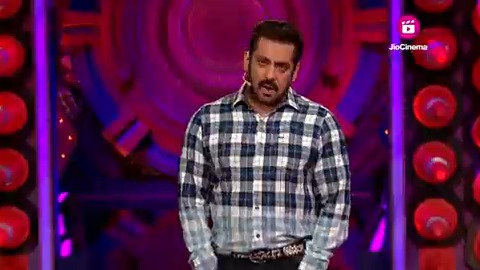 Iss weekend dekhenge, kaun hai on track aur kaun jaa raha hai off track!🔥 To catch the drama, watch #WeekendKaVaar with Salman Khan tonight at 9pm, streaming free on #JioCinema. #BBOTT2 #BiggBossOTT2 #BBOTT2onJioCinema @beingsalmankhan
