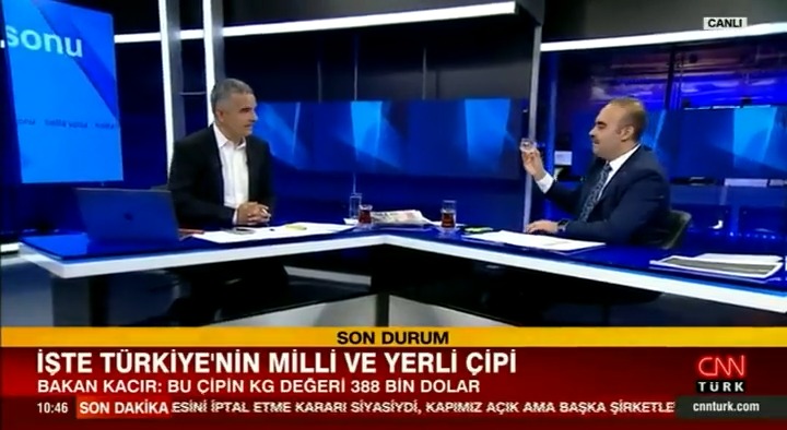 YENİ ÇİP ÜSSÜ KURULACAK Bakan Mehmet Fatih KACIR, çip üretimine ilişkin uluslararası bir anlaşmaya imza attıklarını açıkladı: ✅ Katar'la yeni bir çip üretim tesisi kuracağız, bu önemli bir adım. ✅ Türkiye, savunma sanayinde ihtiyaç duyduğu kritik çipleri üretiyor. 📺 CNN TÜRK