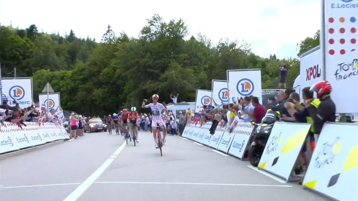 🤩 Job done for Giulio Ciccone! He is now sure to wear the polka dot jersey in Paris tomorrow! Bravo Giulio ! 🤩 C'est fait pour Giulio Ciccone ! Il est assuré de porter le Maillot à Pois E.Leclerc sur le podium final demain s'il termine le Tour ! #TDF2023