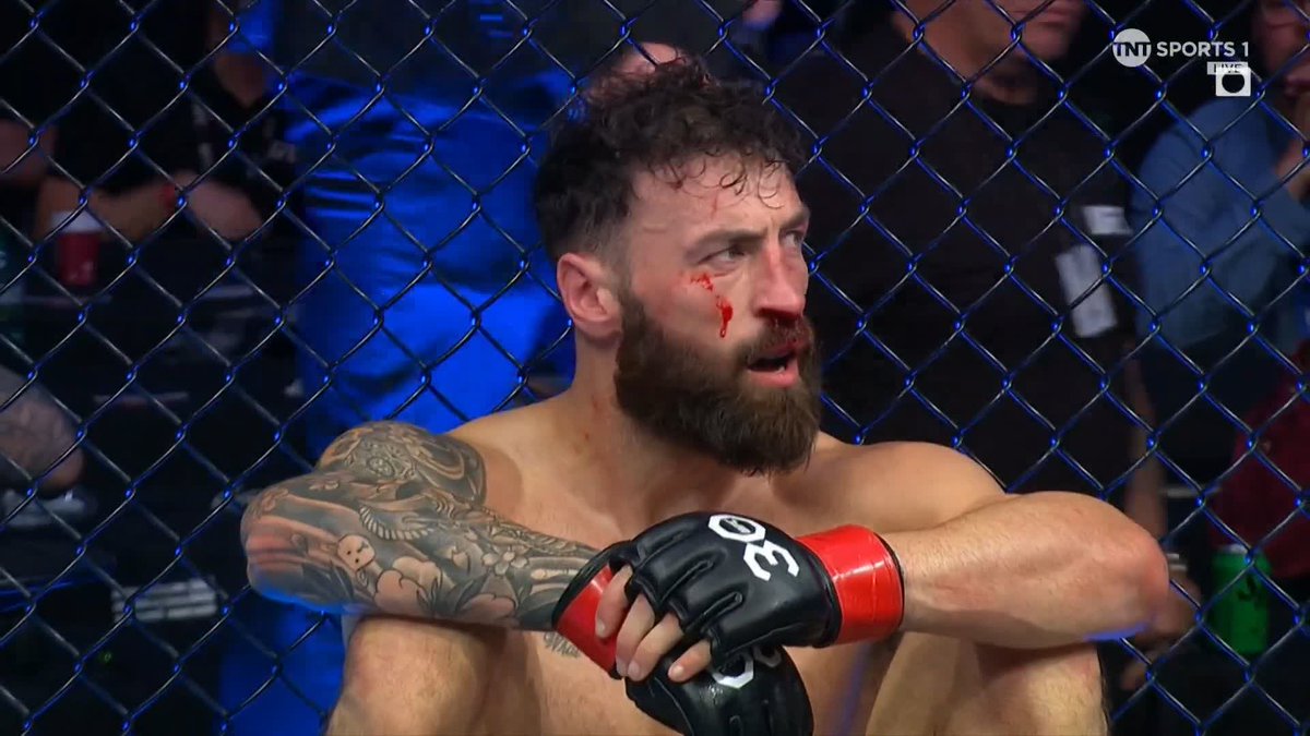 THE PRIDE OF SCOTLAND! 🏴 Paul Craig finishes Muniz at #UFCLondon! 🔥