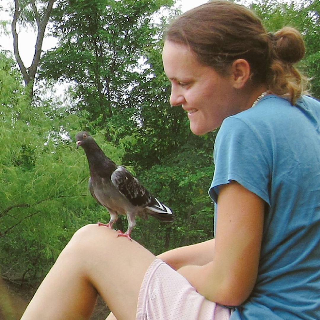This pigeon and her mom have the most beautiful bond. When Ash rescued Geraldine as a baby, they immediately clicked — now Geraldine flies by her mom's side everywhere they go and makes her feel like she can do anything ❤️