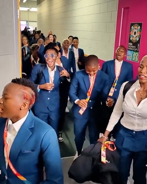 ✨ The energy 🗣 The singing 🕺 The dancing 🤩 The drip 𝐋𝐈𝐒𝐓𝐄𝐍! Banyana Banyana pulled up in true South African fashion 🇿🇦 📺 Watch the #FIFAWWC build-up live: